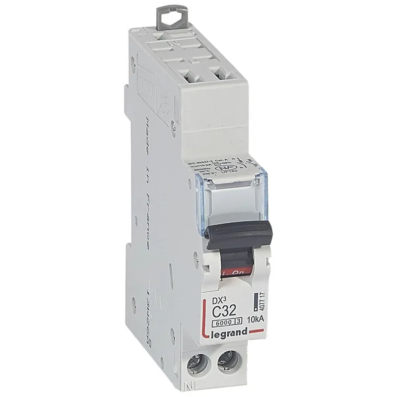 Commander Vite DX³ Disjoncteur 1P+N courbe C 32A 6kA/10kA Auto - LEG407717